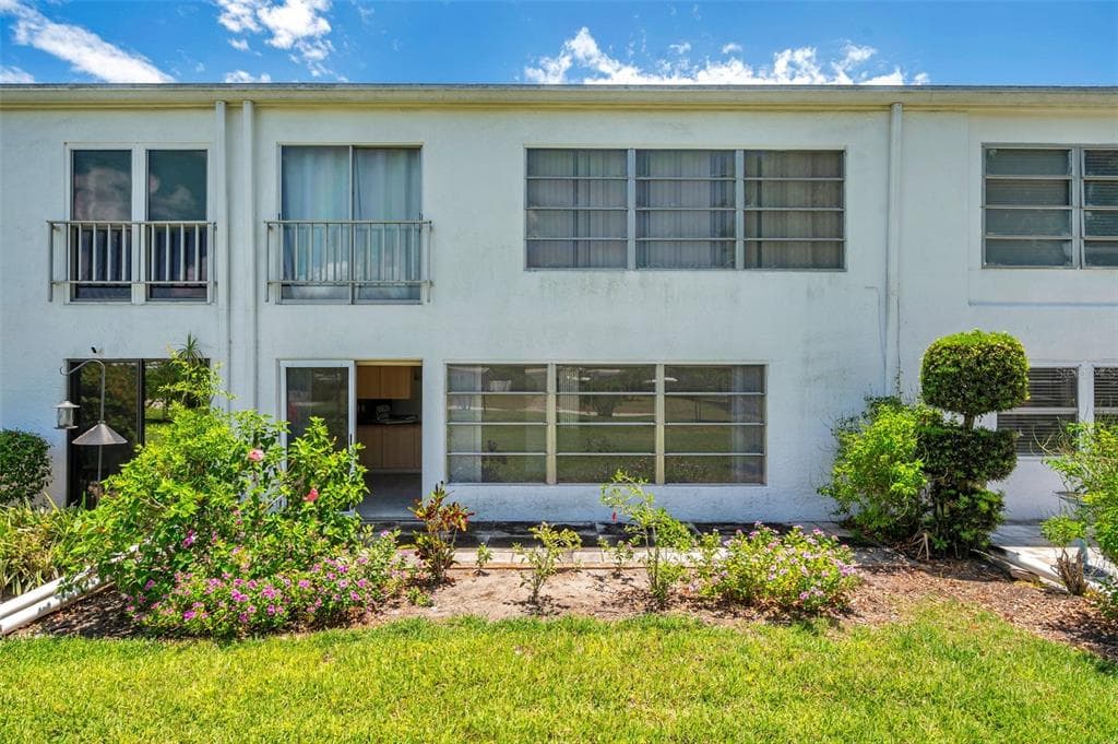 1655 S HIGHLAND AVENUE UNIT D140 CLEARWATER, FL 33756