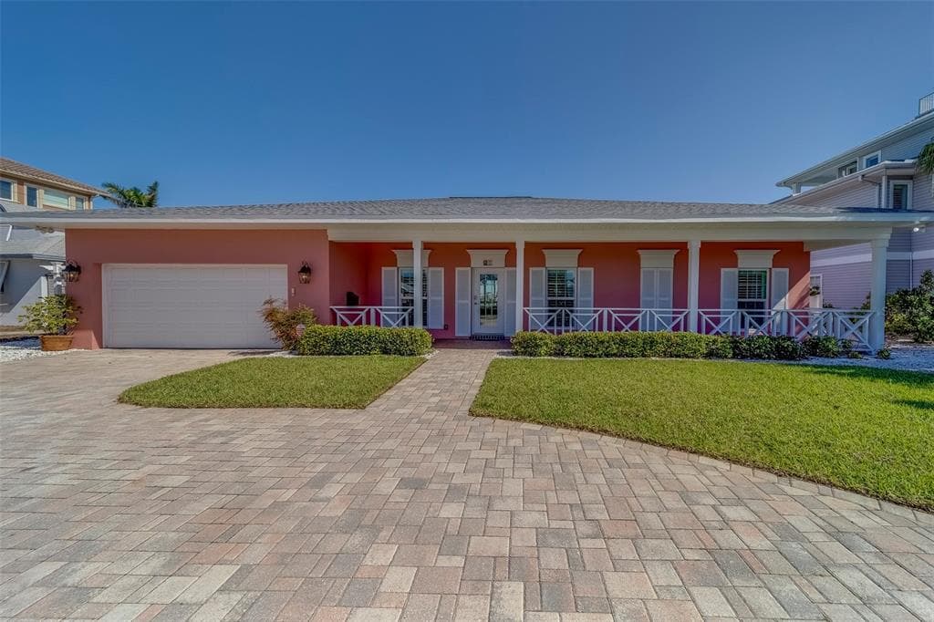 30 WINSTON DRIVE BELLEAIR, FL 33756