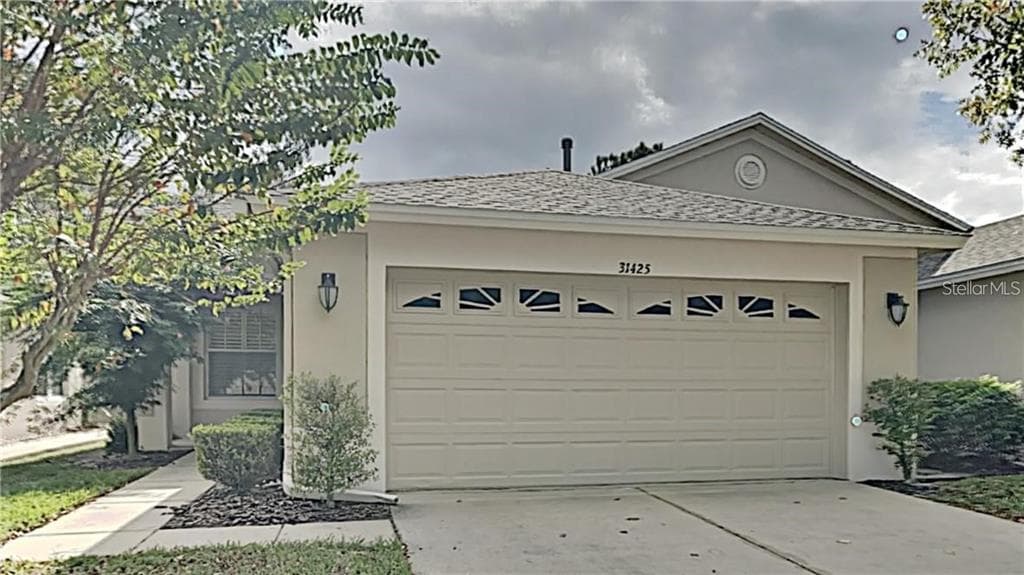 31425 SHAKER CIRCLE WESLEY CHAPEL, FL 33543