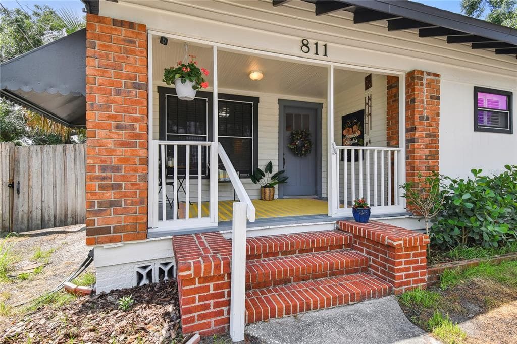 811 E FLORA STREET TAMPA, FL 33604