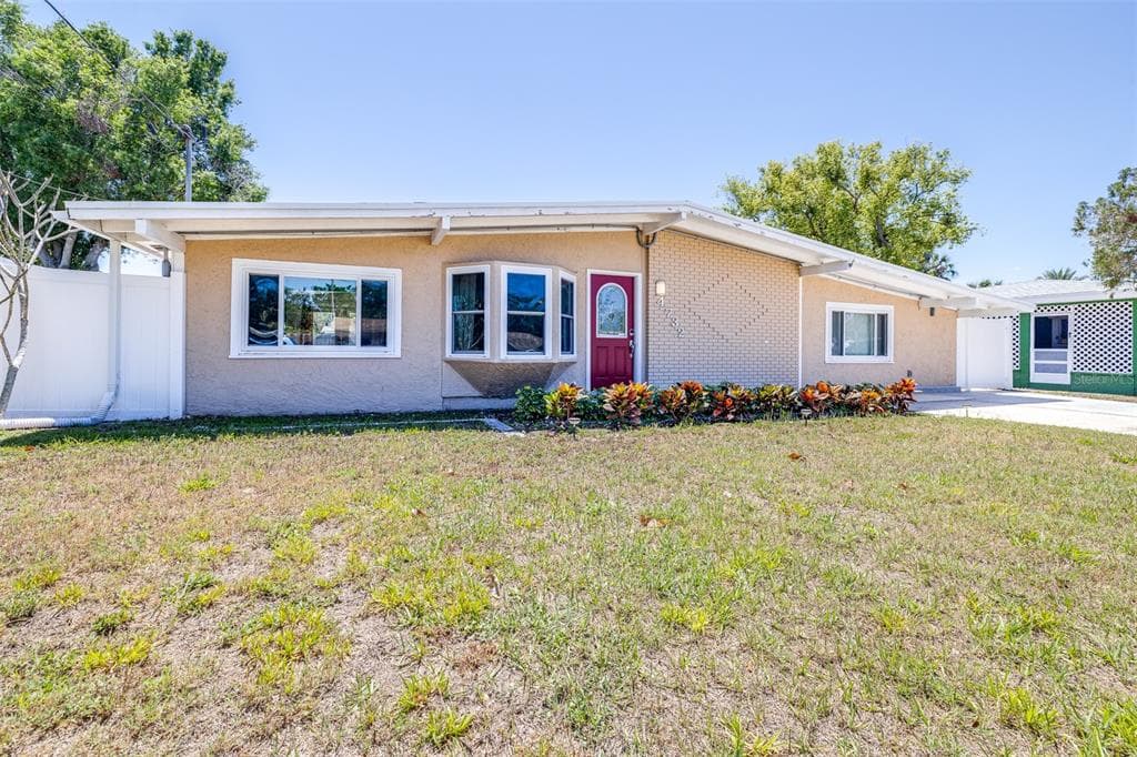 4732 W WYOMING AVENUE TAMPA, FL 33616