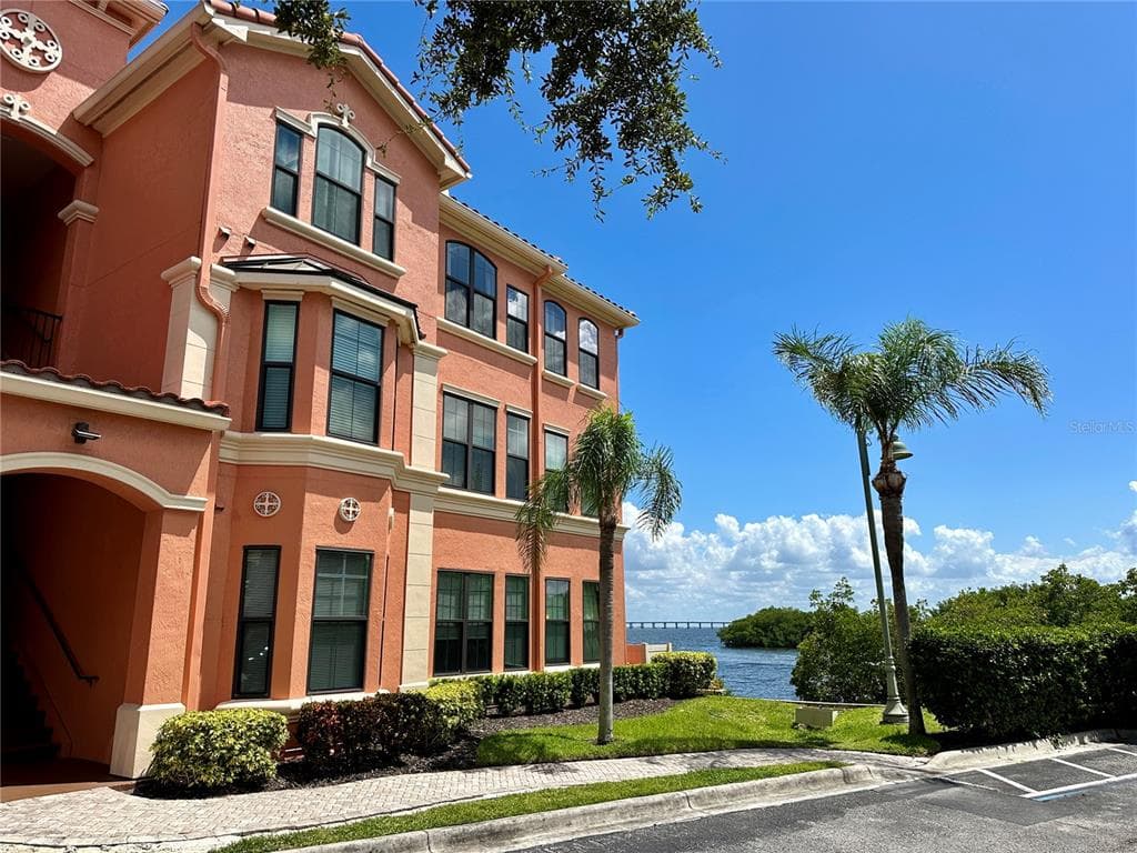 2732 VIA MURANO UNIT 526 CLEARWATER, FL 33764