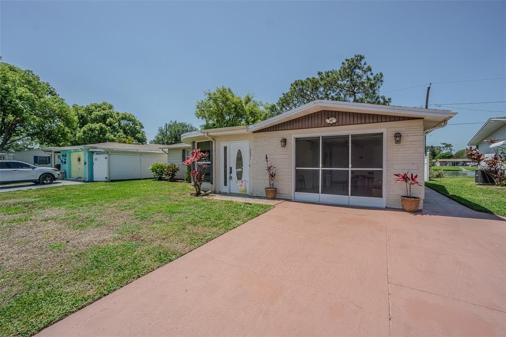 2051 LYRA DRIVE HOLIDAY, FL 34690