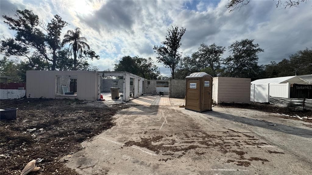 512 CAROLYNE STREET TEMPLE TERRACE, FL 33617