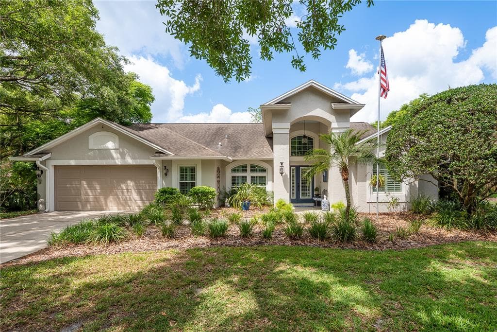 18106 WOODCREEK PLACE LUTZ, FL 33548