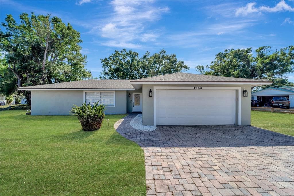 1968 ROLLING GREEN CIRCLE SARASOTA, FL 34240