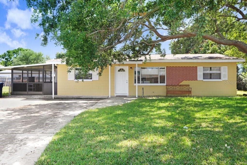 3214 W ROGERS AVENUE TAMPA, FL 33611