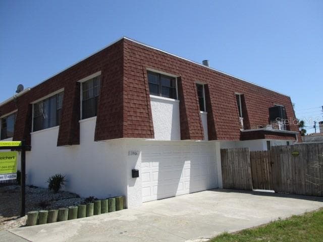 11906 LAGOON LANE