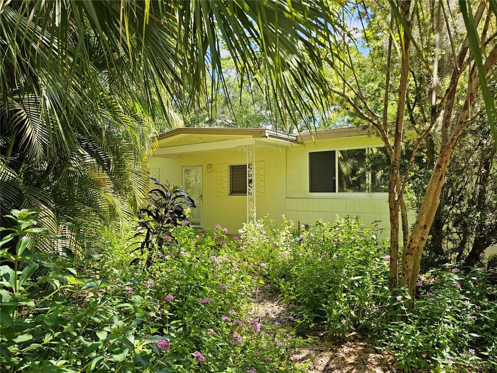 145 VELMA DRIVE W LARGO, FL 33770