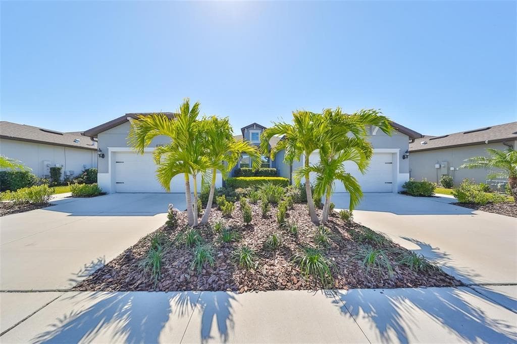 6313 MOORING LINE CIRCLE APOLLO BEACH, FL 33572