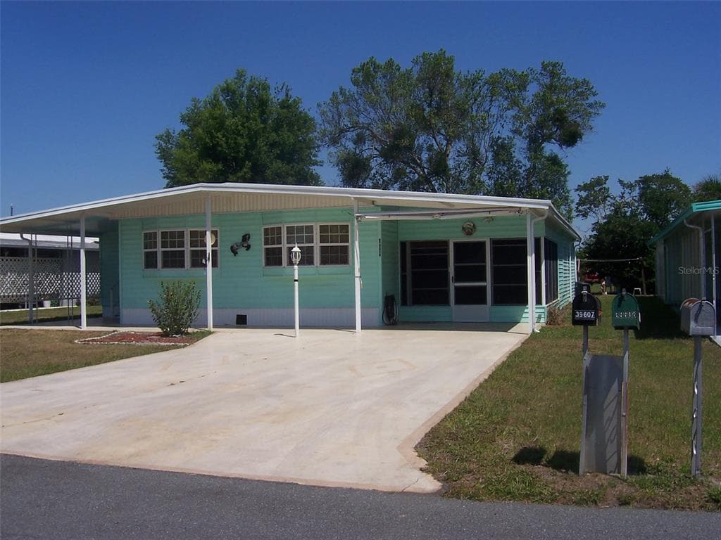 39607 STERLING DRIVE ZEPHYRHILLS, FL 33542