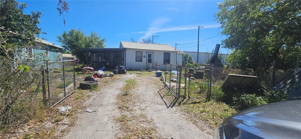 702 WHITEHURST ROAD PLANT CITY, FL 33563