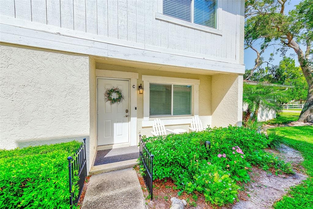 2933 BOUGH AVENUE UNIT C CLEARWATER, FL 33760