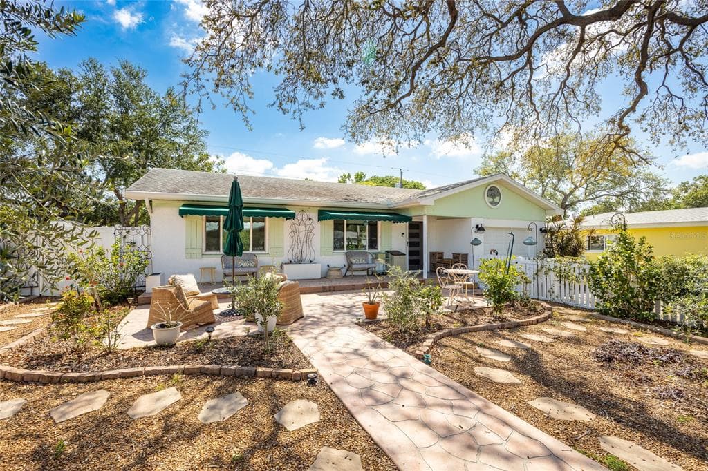 903 EMERSON DR DUNEDIN, FL 34698
