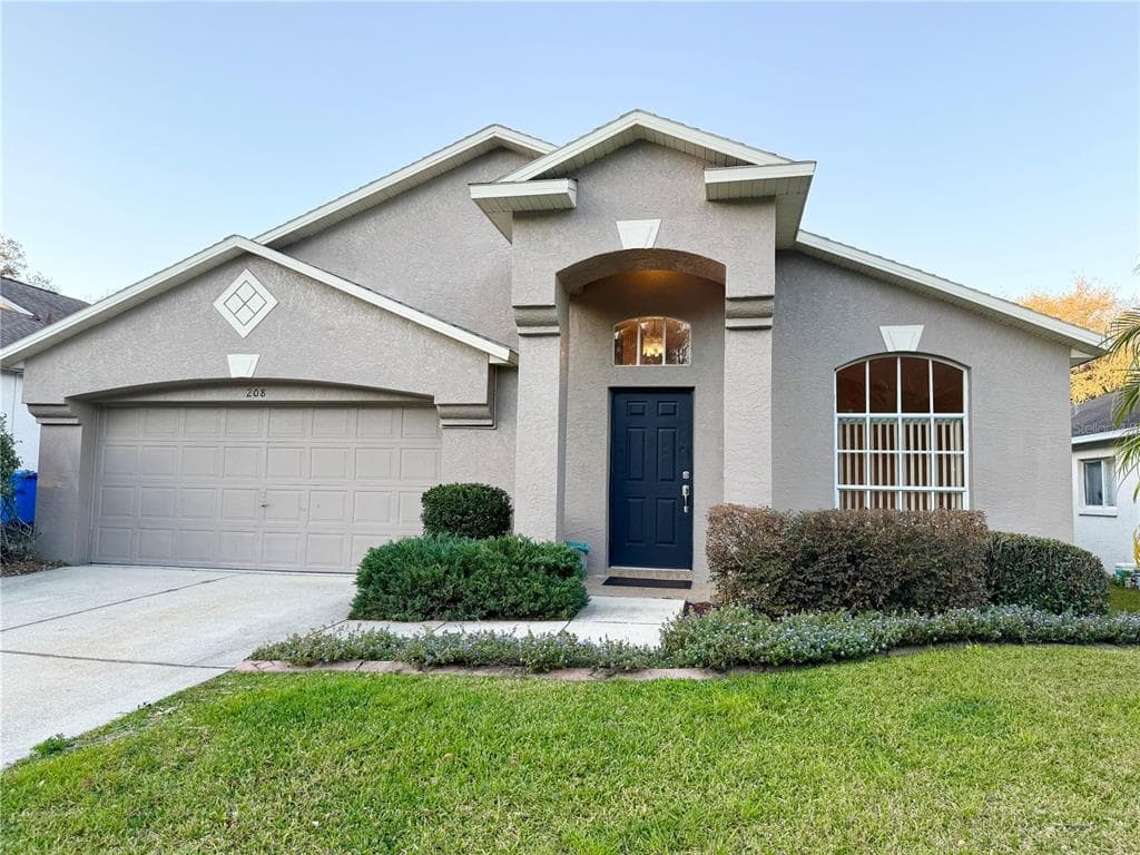 208 CHARDONNAY PLACE VALRICO, FL 33594