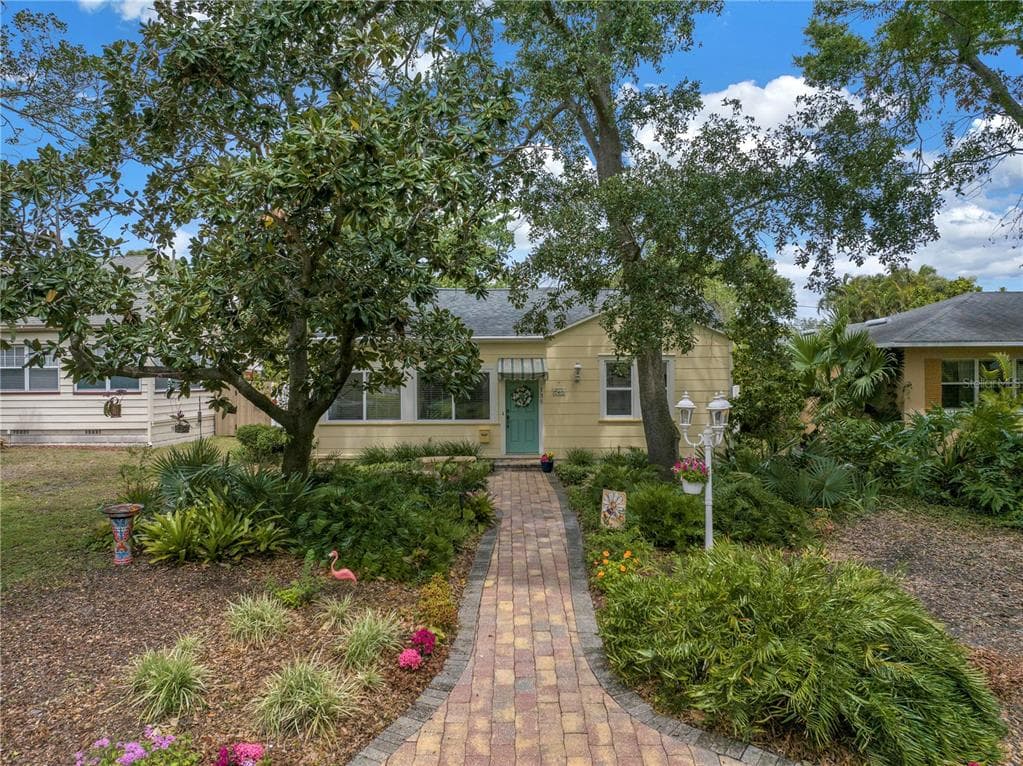 135 29TH AVENUE N ST PETERSBURG, FL 33704