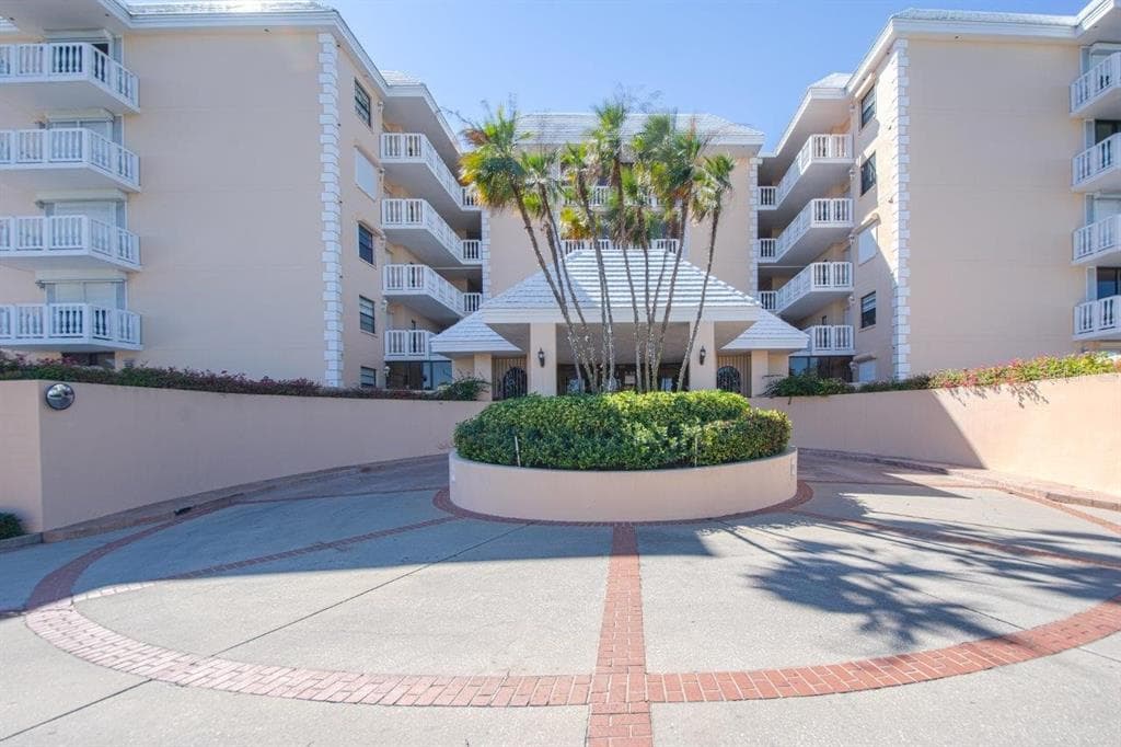 6500 SUNSET WAY UNIT 321 ST PETE BEACH, FL 33706