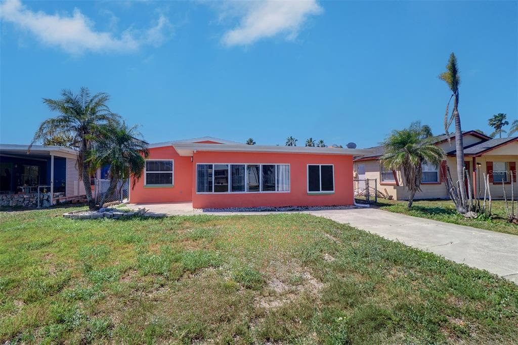 763 182ND AVENUE E REDINGTON SHORES, FL 33708