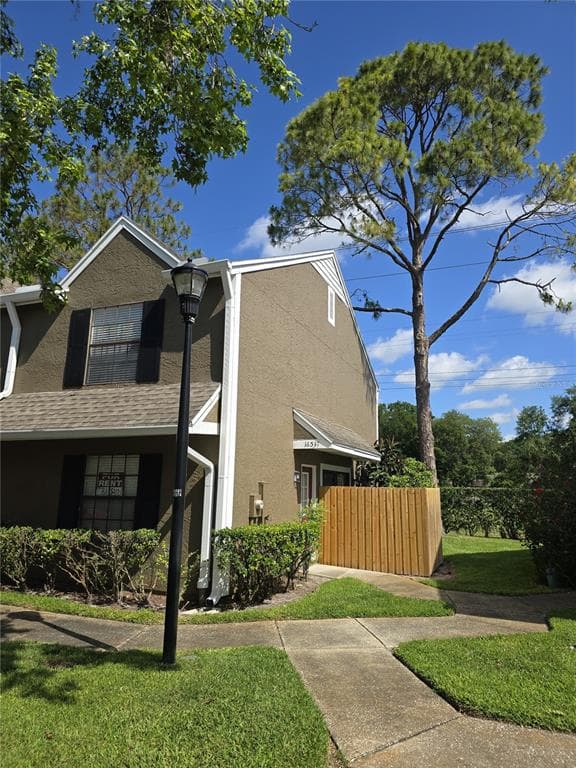 16537 LAKE BRIGADOON CIRCLE TAMPA, FL 33618