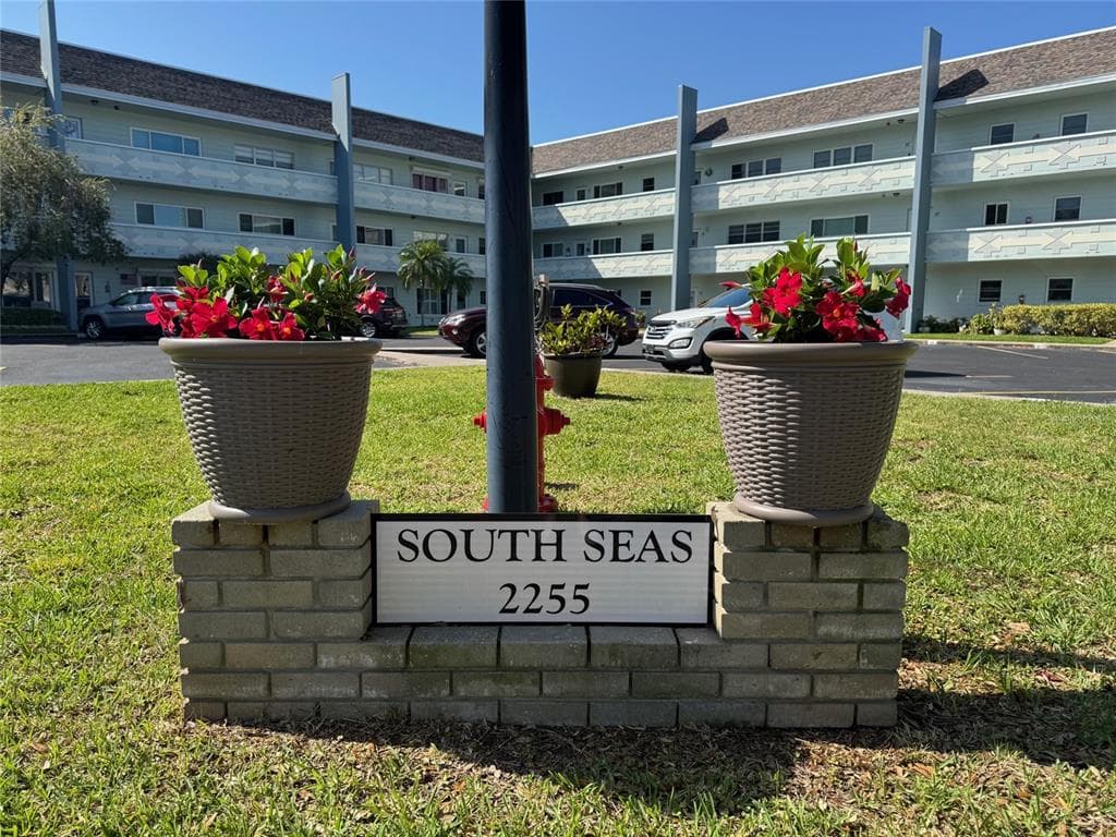 2255 PHILIPPINE DRIVE UNIT 21 CLEARWATER, FL 33763