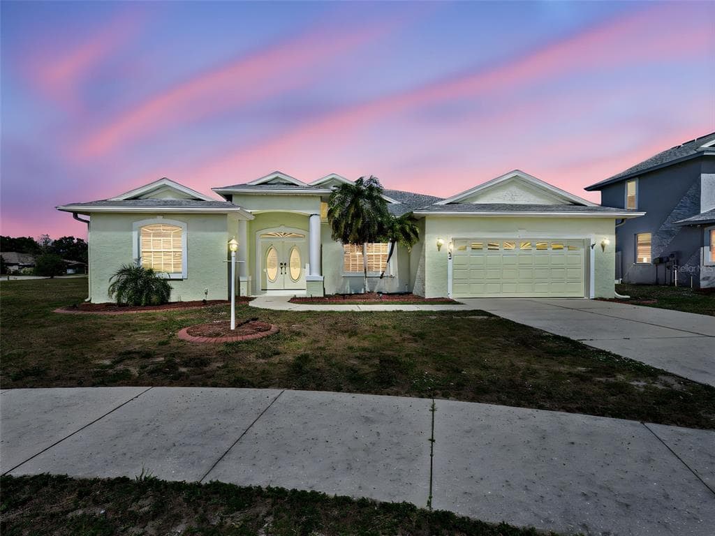 4062 GREEN TREE AVENUE SARASOTA, FL 34233