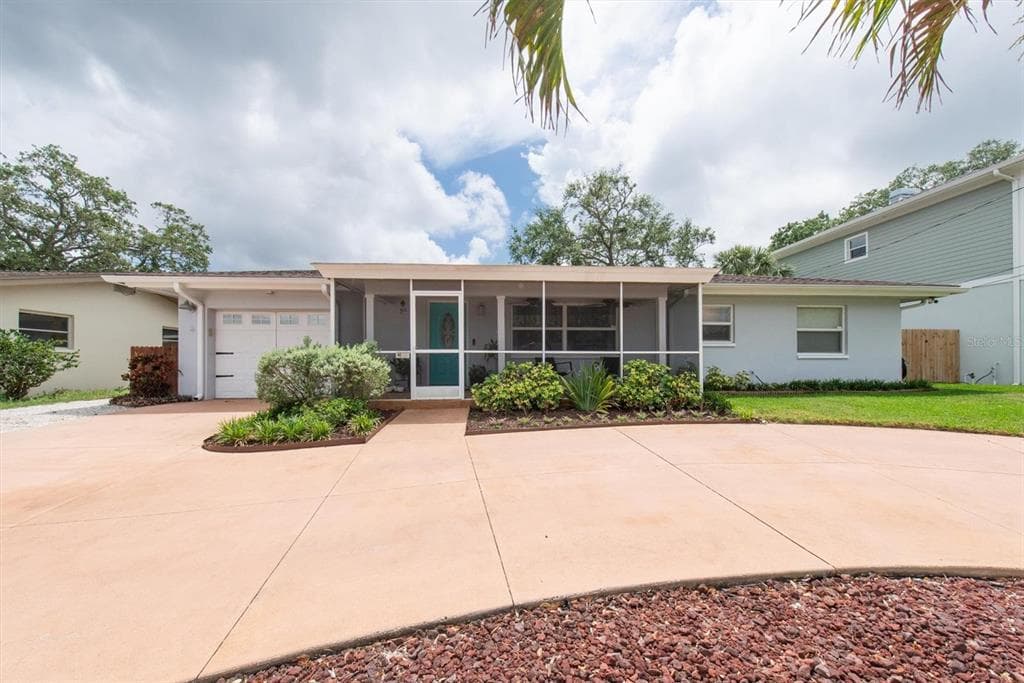 1113 MARY JANE LANE DUNEDIN, FL 34698