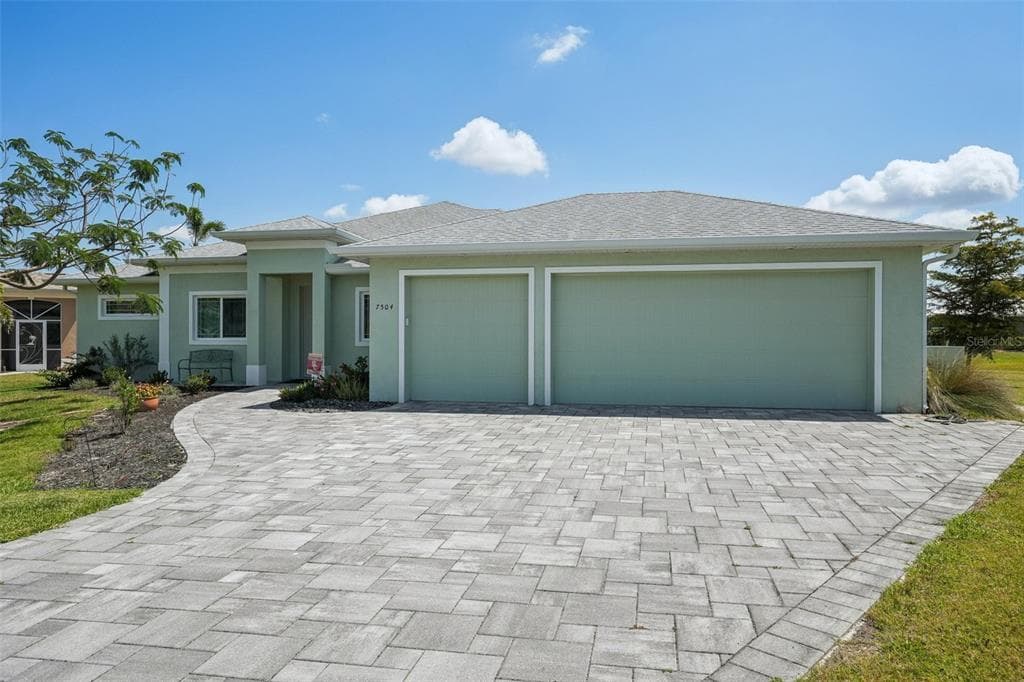 7504 CARISSA PUNTA GORDA, FL 33955