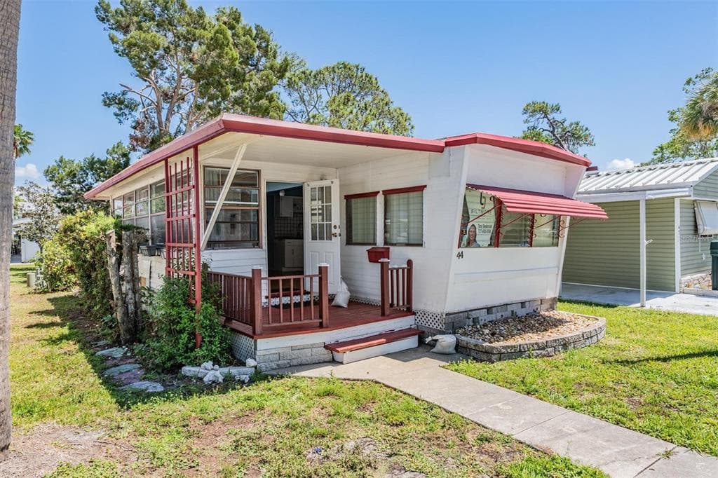 605 MICHIGAN BOULEVARD UNIT 44 DUNEDIN, FL 34698
