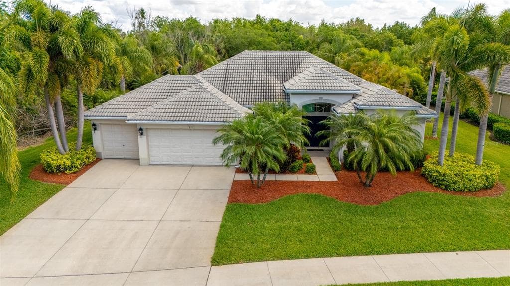 211 ROYAL BONNET DRIVE APOLLO BEACH, FL 33572