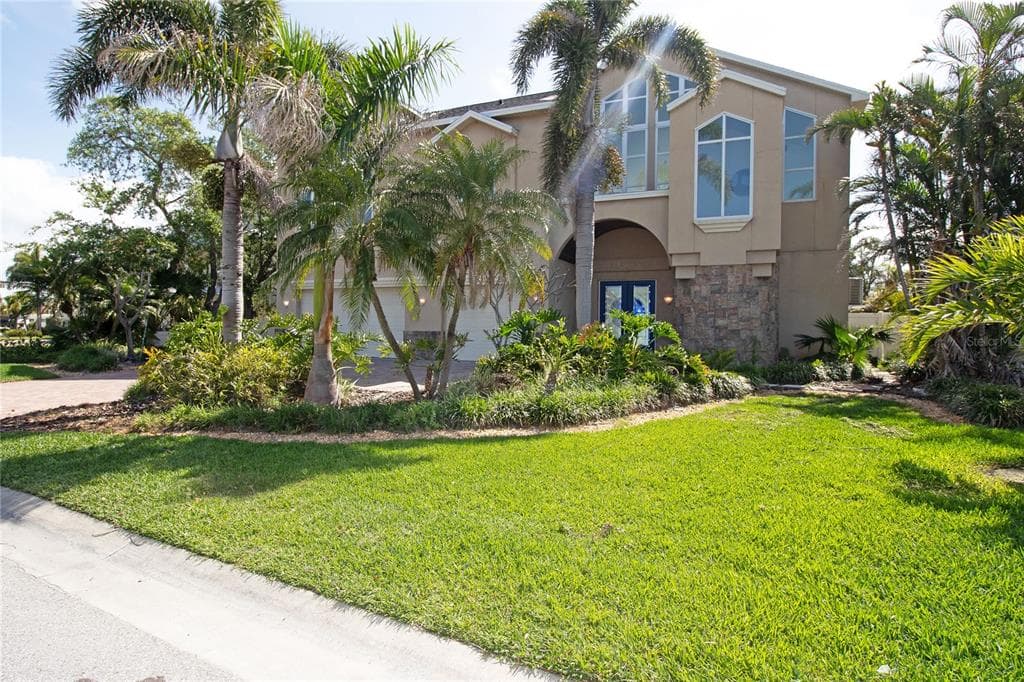 17011 DOLPHIN DRIVE NORTH REDINGTON BEACH, FL 33708