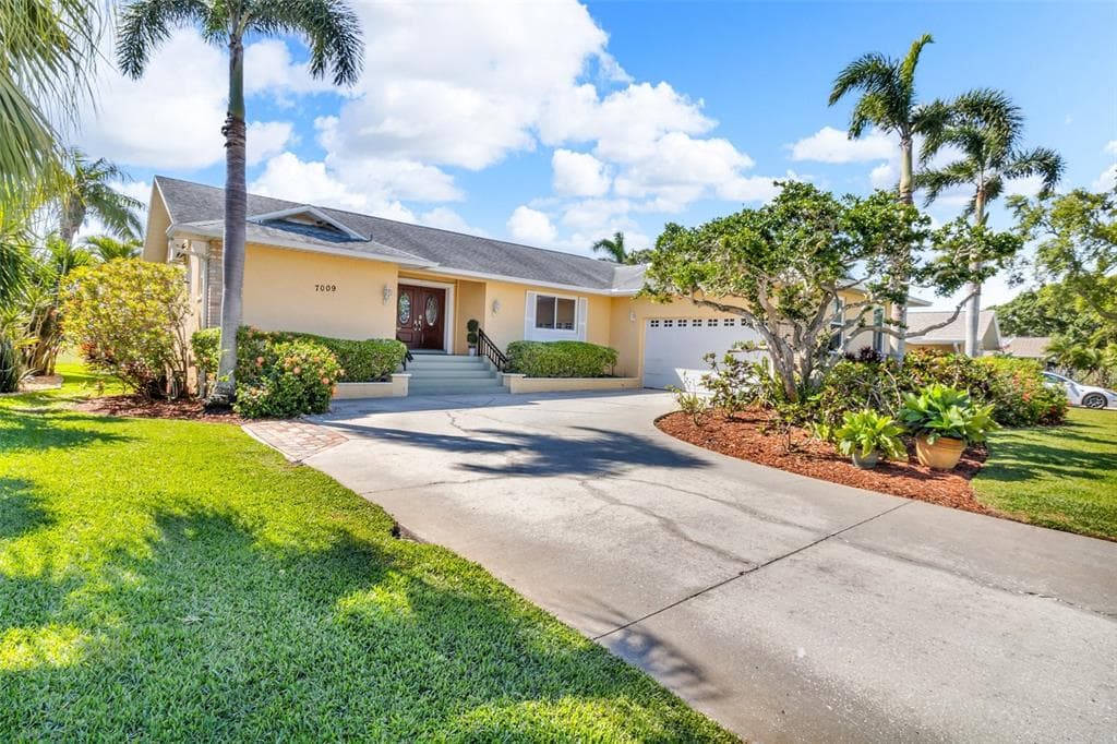 7009 GREENBRIER DRIVE SEMINOLE, FL 33777