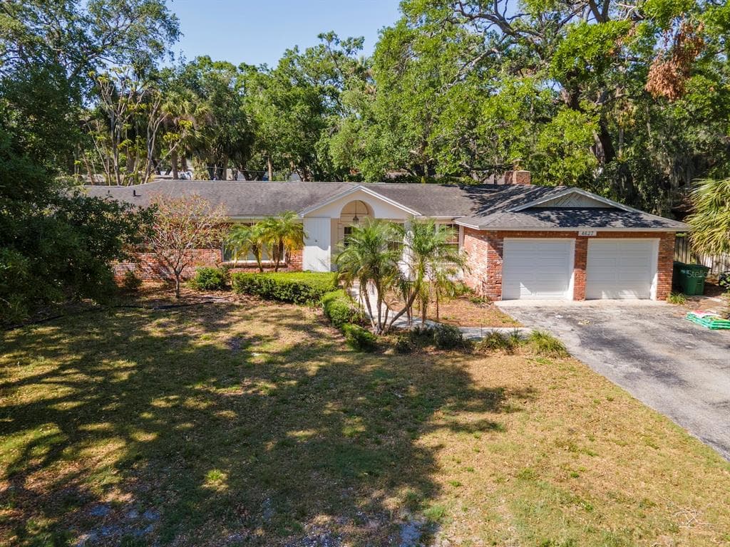 4627 W BROWNING AVENUE TAMPA, FL 33629