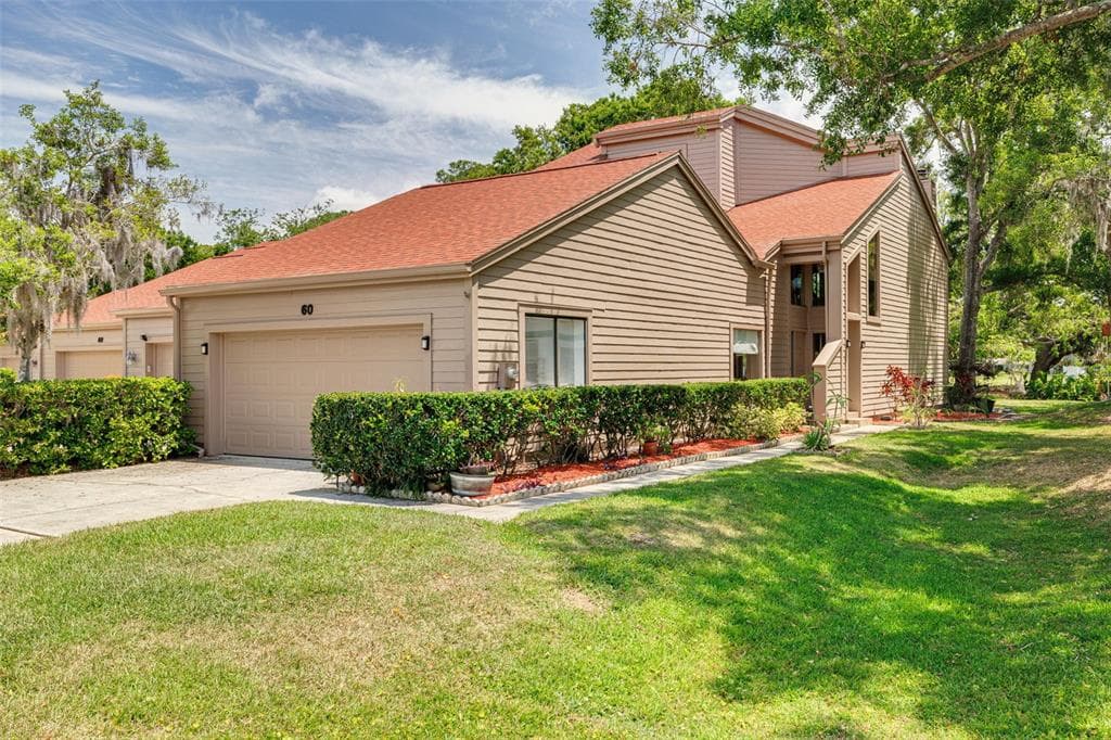 60 WOODRIDGE CIRCLE OLDSMAR, FL 34677