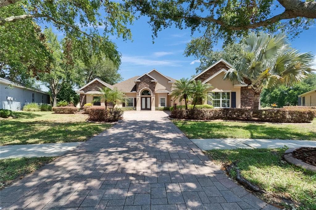 607 VINTAGE WAY
