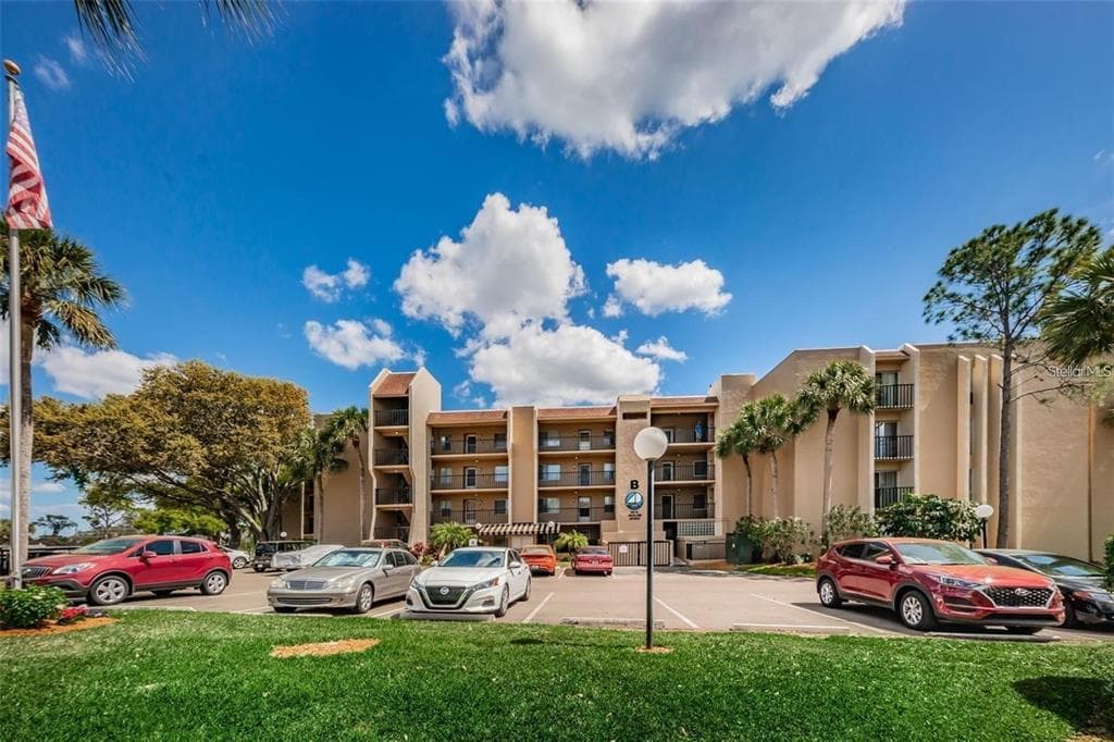 90 S HIGHLAND AVENUE UNIT 314 TARPON SPRINGS, FL 34689
