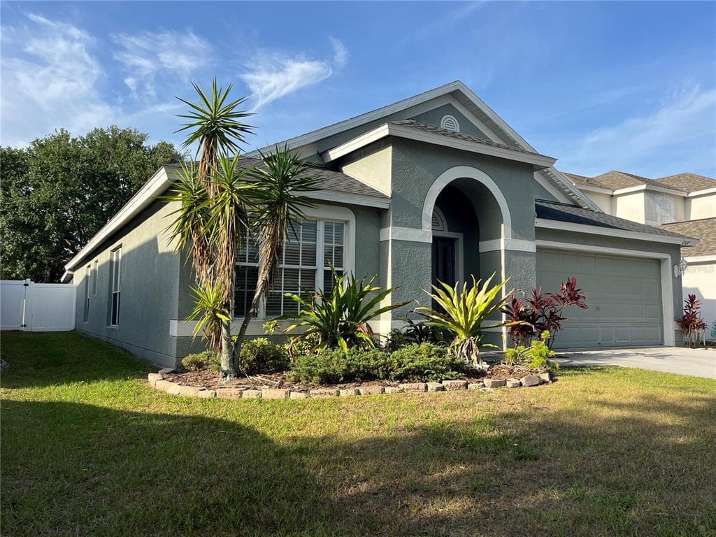 11517 MISTY ISLE LANE RIVERVIEW, FL 33579
