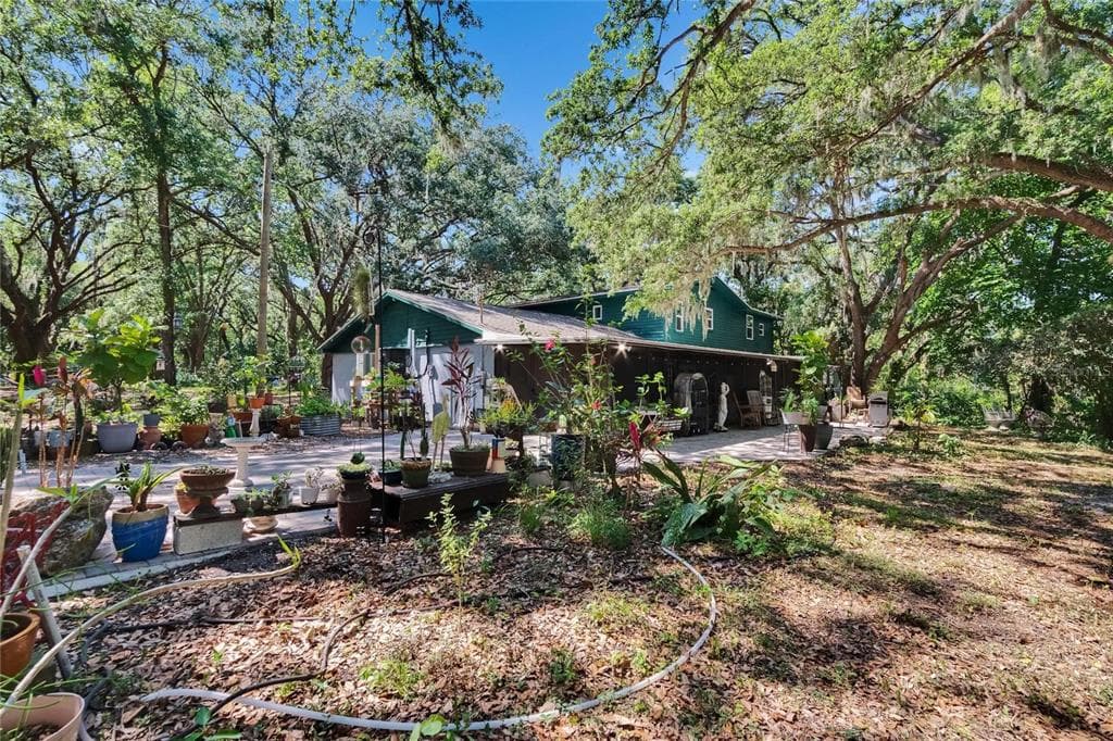 9724 HERMIT HOLLOW LANE