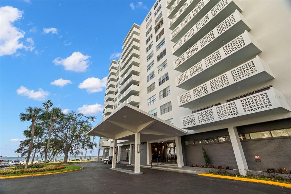 2401 BAYSHORE BOULEVARD UNIT 1004 TAMPA, FL 33629