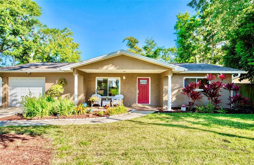 2501 CRESCENT DRIVE LARGO, FL 33770