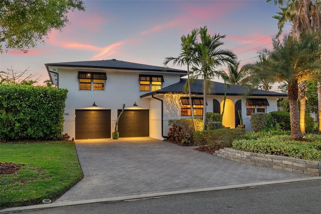 546 RAFAEL BOULEVARD NE ST PETERSBURG, FL 33704
