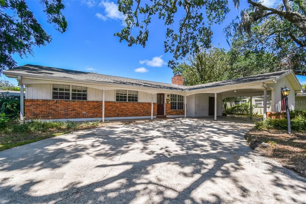 10314 LAKE CARROLL WAY TAMPA, FL 33618