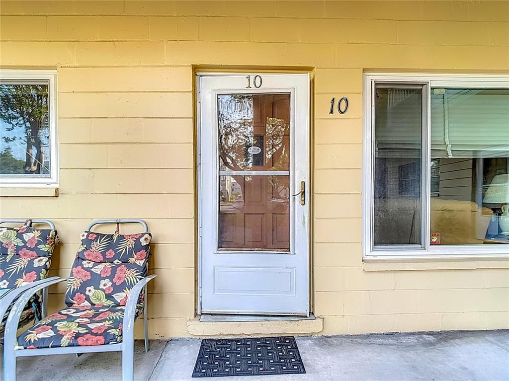 2402 ECUADORIAN WAY UNIT 10 CLEARWATER, FL 33763