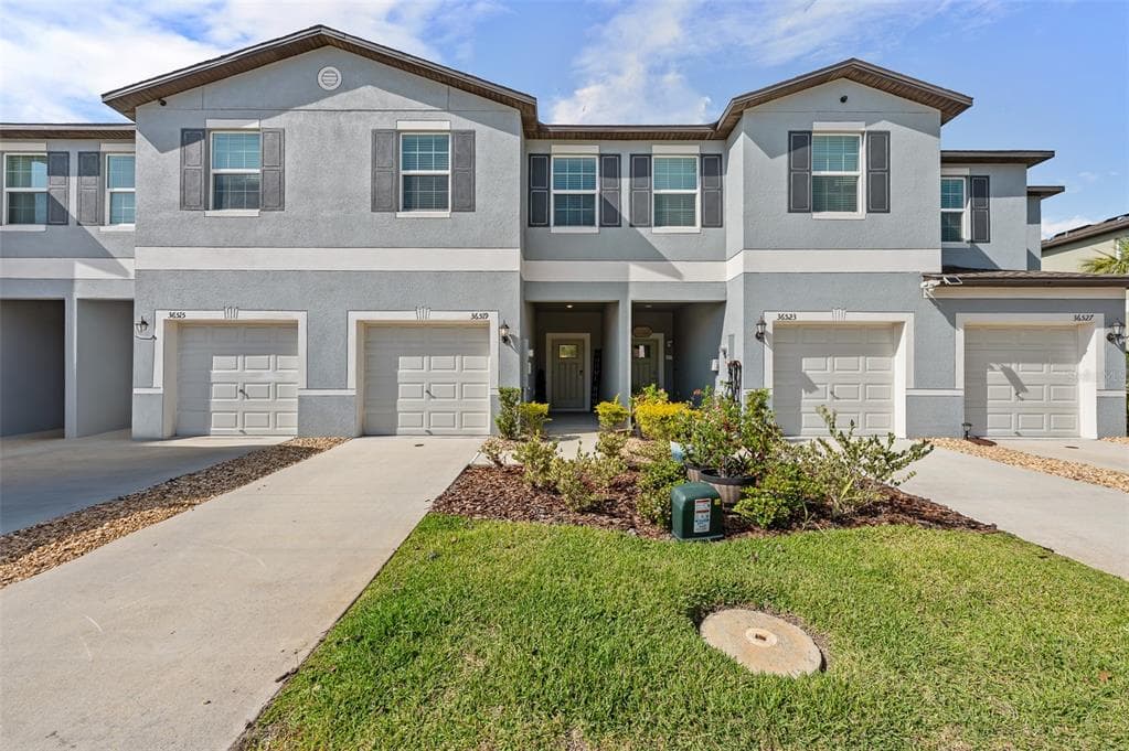 36519 GARDEN WALL WAY ZEPHYRHILLS, FL 33541