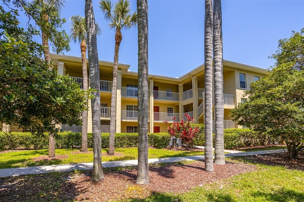 2690 CORAL LANDINGS BOULEVARD UNIT 112 PALM HARBOR, FL 34684
