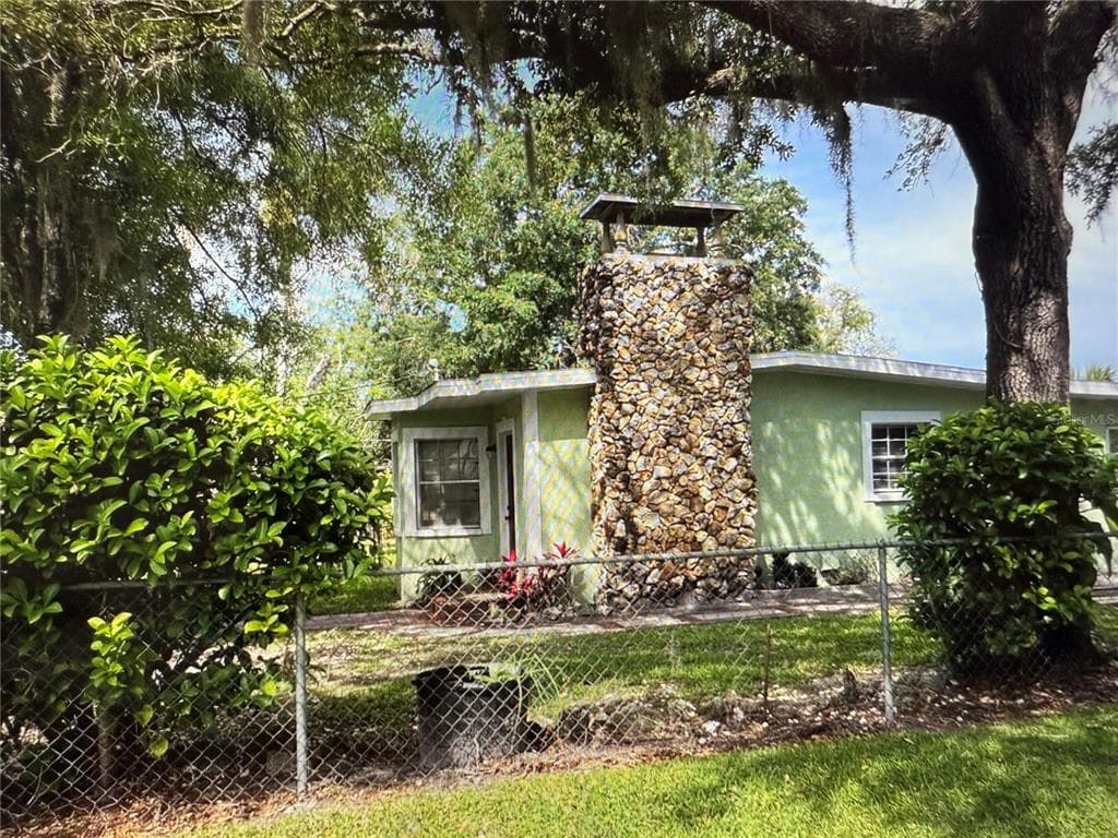 12502 HOLYOKE AVENUE TAMPA, FL 33624