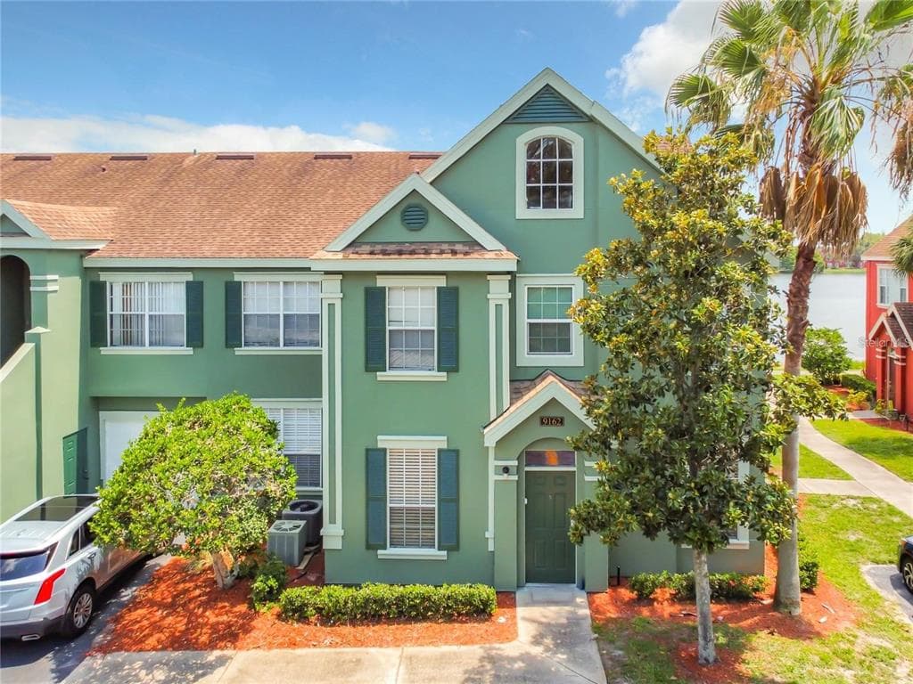 9162 LAKE CHASE ISLAND WAY UNIT 9162 TAMPA, FL 33626