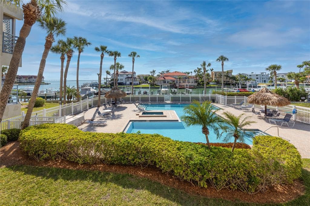 363 PINELLAS BAYWAY S UNIT 33 TIERRA VERDE, FL 33715
