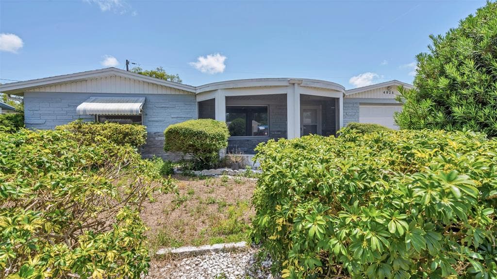 4928 MIRAGE AVENUE HOLIDAY, FL 34690