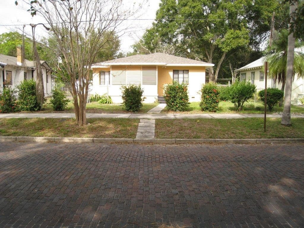 1035 15TH AVENUE S ST PETERSBURG, FL 33705
