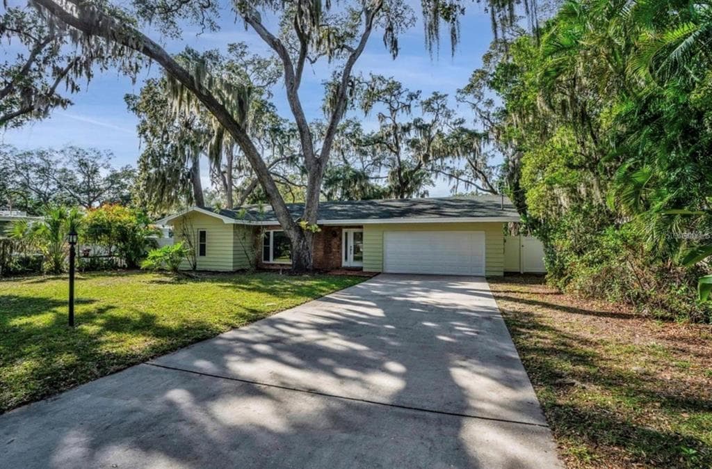 230 VELMA DRIVE W LARGO, FL 33770
